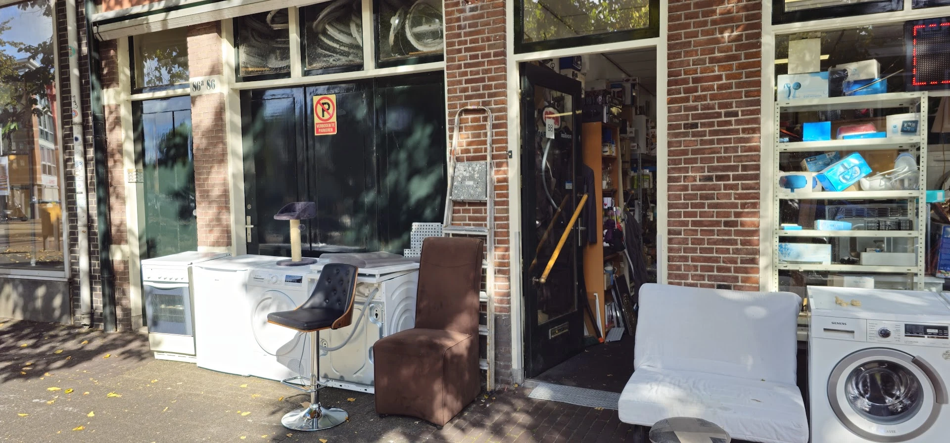 Kringloopwinkel Kringloopwinkel 2e Hands 5 Meilaan in Leiden