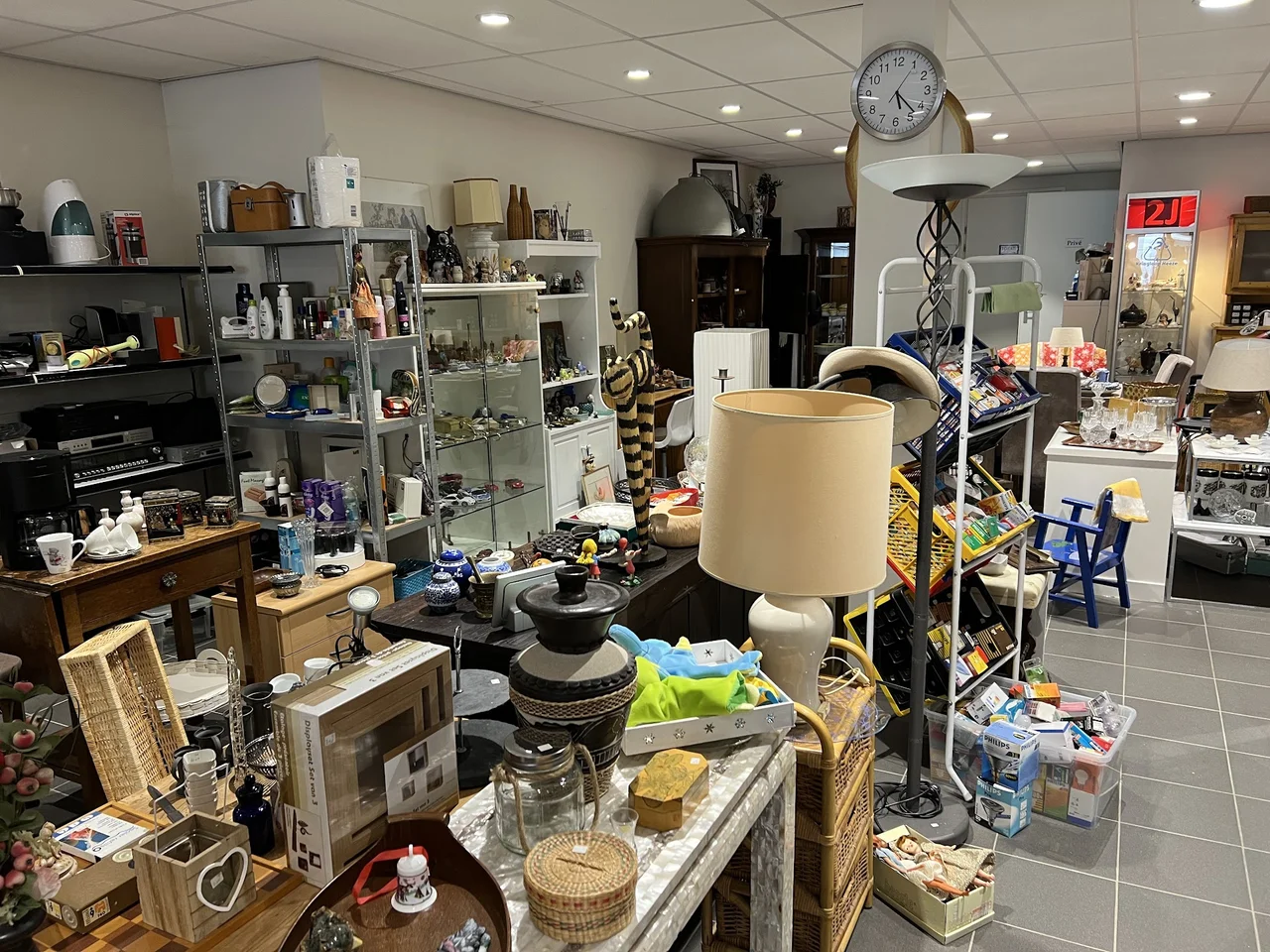 Foto van 2J Kringloop Heeze - Inside in Heeze