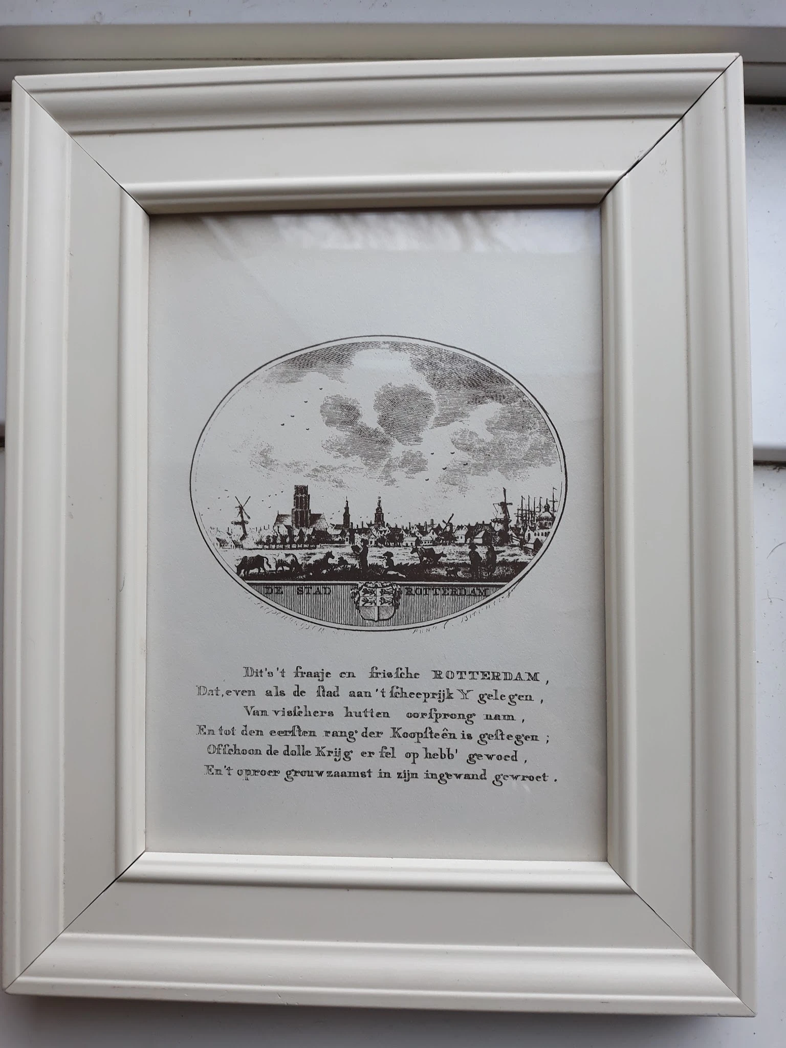Antieke gravure van een stadsgezicht met maan en Nederlands gedicht eronder