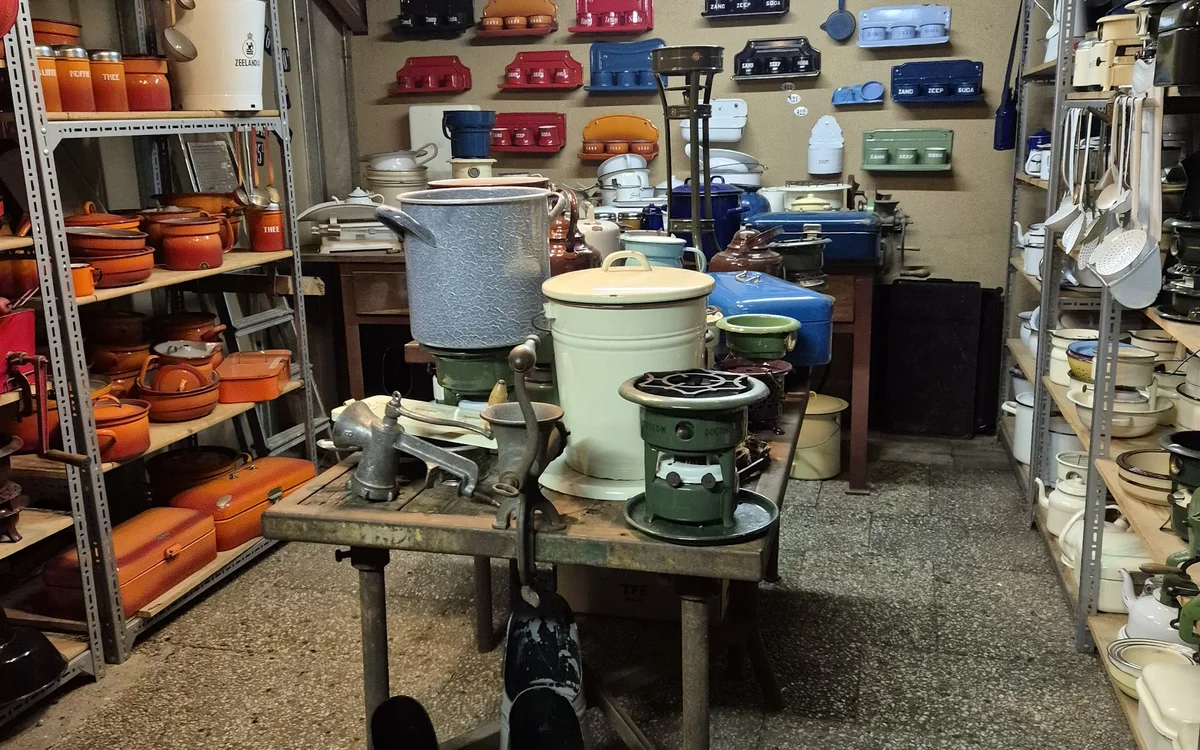 Kringloopwinkel Kringloopwinkel A. de Ruiter Handelsonderneming in Elspeet