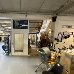 Bezoeker foto van Again and Co in Ridderkerk