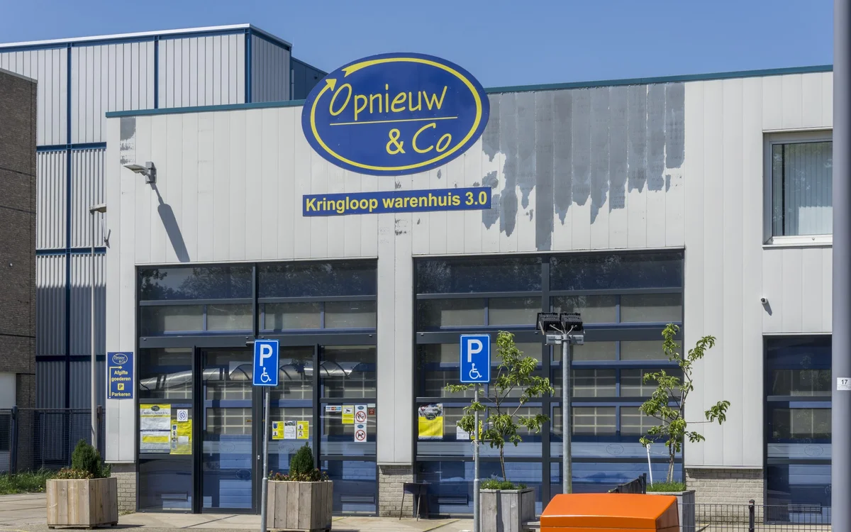 Kringloopwinkel Again & Co. in Rotterdam