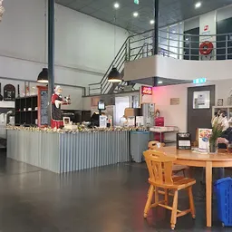 Bezoeker foto van Again & Co. in Rotterdam