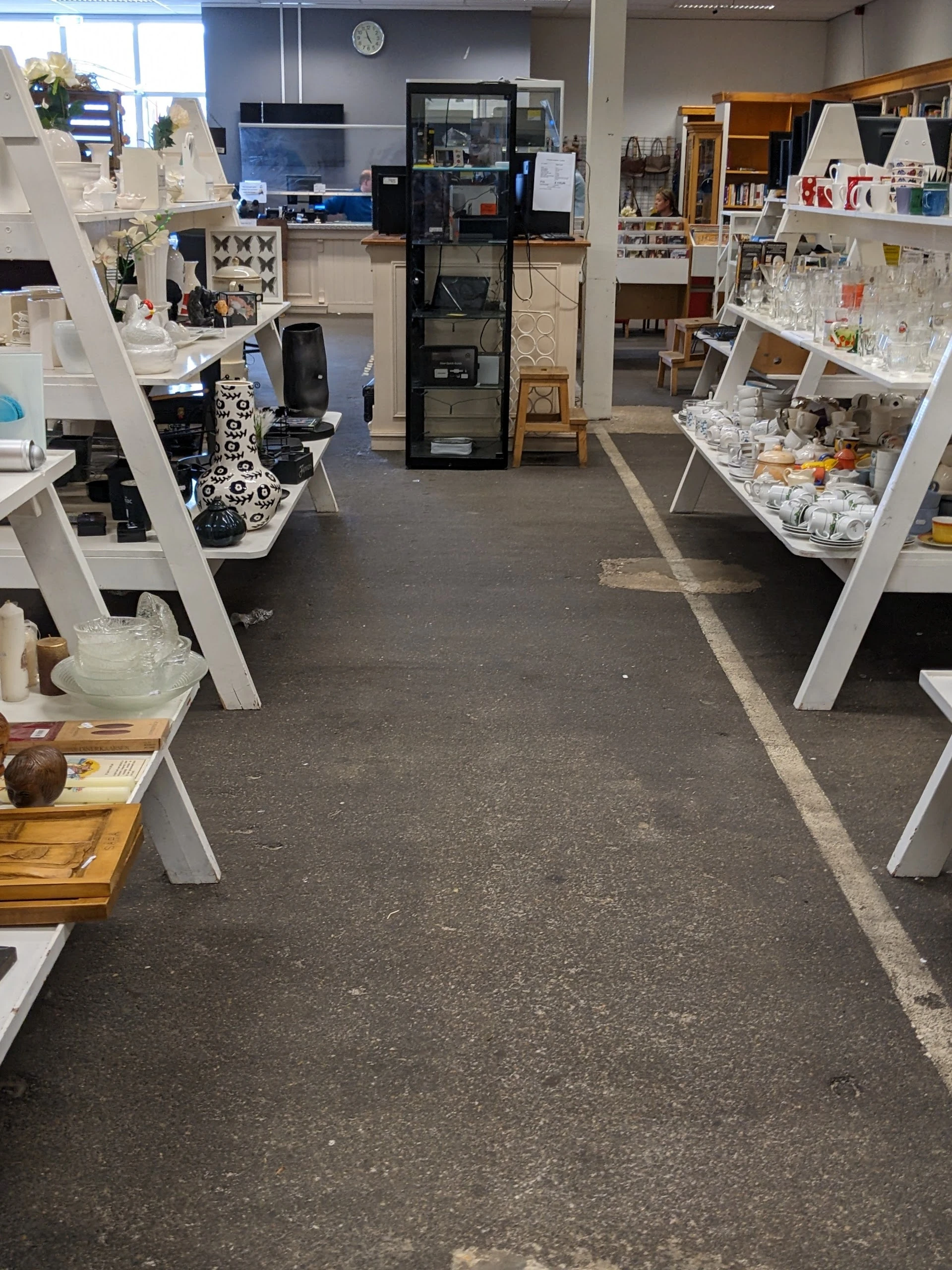 Aktief Kringloopwinkel Gendringen in Gendringen met tweedehands boeken, computers en huishoudelijke apparaten