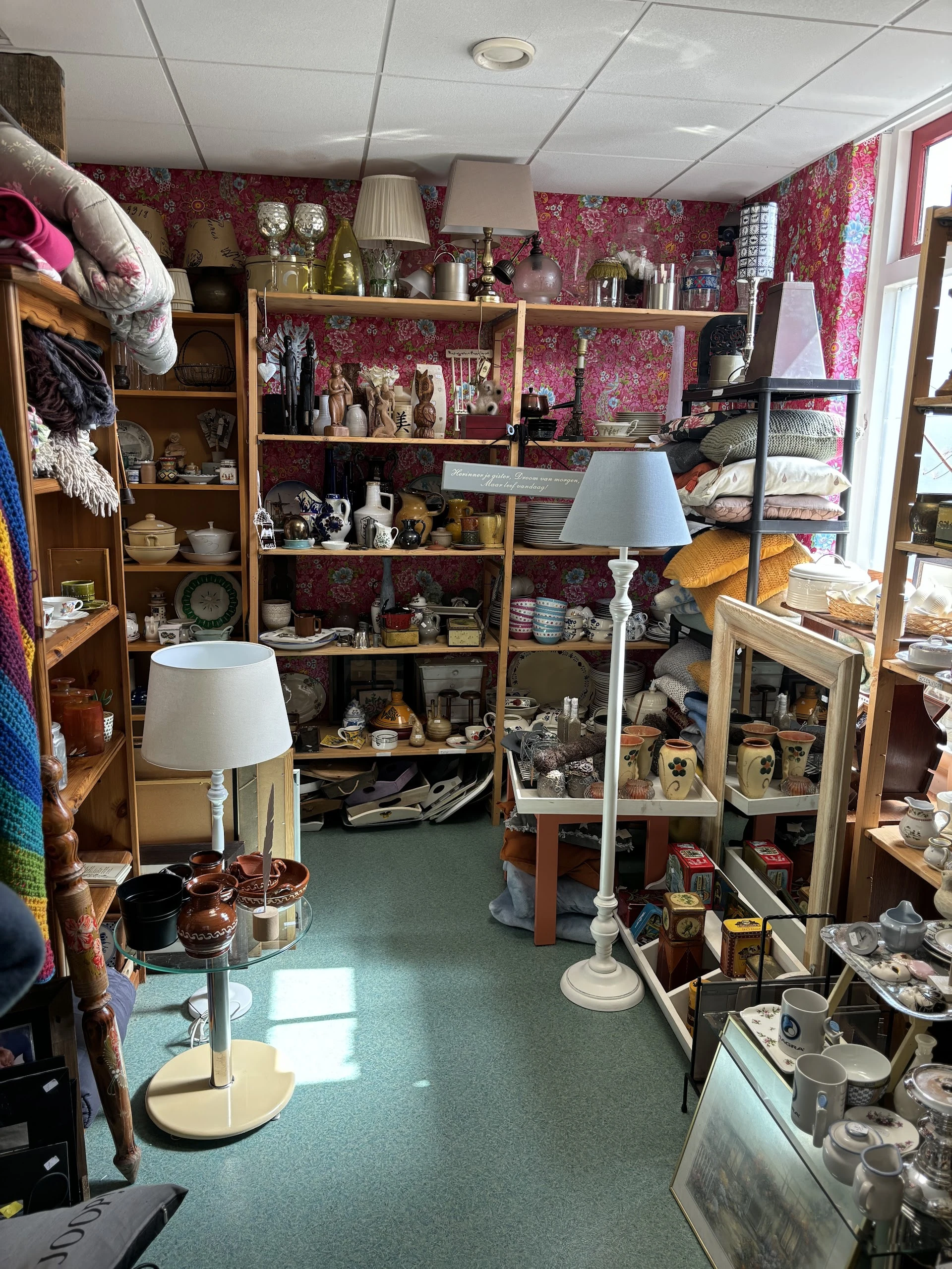 Kringloopwinkel Allerlei in Havelte met tweedehands boeken, huis- en inrichting en huishoudelijke apparaten