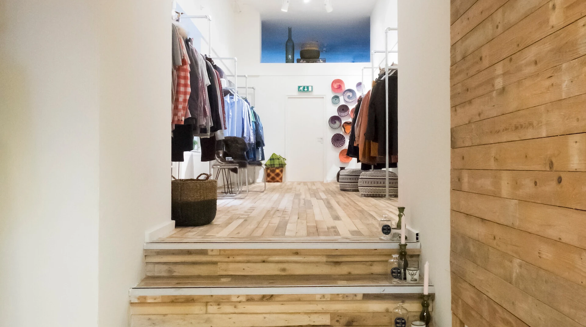 Kringloopwinkel Appel & Ei Groningen in Groningen Stad met tweedehands accessoires, kasten en schoenen