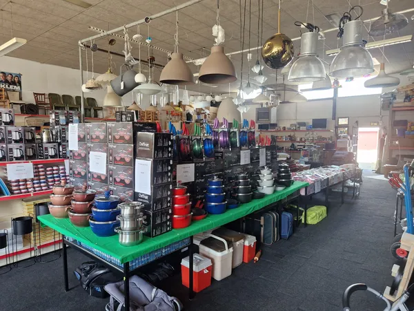 Kringloopwinkel Kringloopwinkel Bazaar & Outlet Angelslo in Emmen