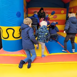 Bezoeker foto van Kringloopwinkel Belevingsboerderij de Zes Grazen in Sint Annen