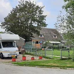 Bezoeker foto van Kringloopwinkel Belevingsboerderij de Zes Grazen in Sint Annen