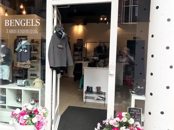 Kringloopwinkel BENGELS 2e hands kinderkleding in Zeist