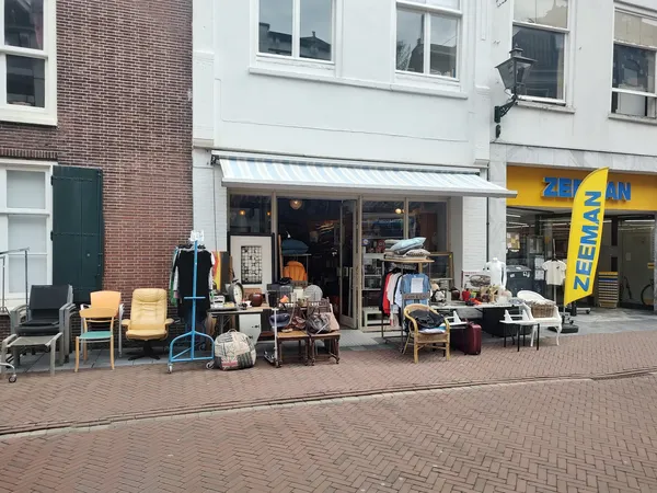 Kringloopwinkel Kringloopwinkel Bennie's Old Things in Leiden