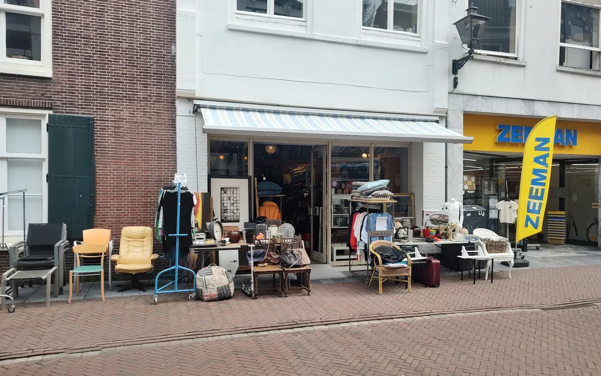 Kringloopwinkel Kringloopwinkel Bennie's Old Things in Leiden