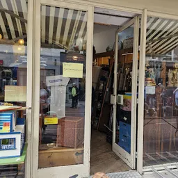 Bezoeker foto van Kringloopwinkel Bennie's Old Things in Leiden