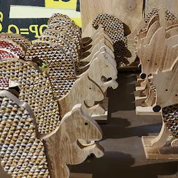 Bezoeker foto van Kringloopwinkel Bij John woonwinkel en secondhandshop in Drouwenermond