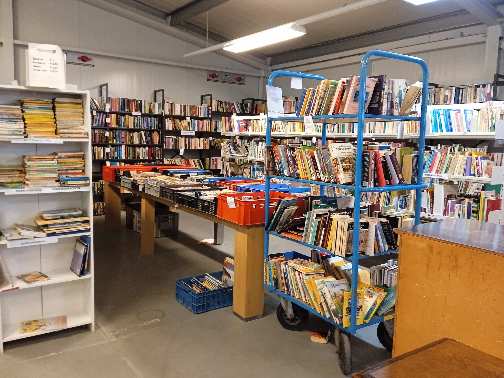 Bezoeker foto van Kringloopwinkel Bij John woonwinkel en secondhandshop in Drouwenermond