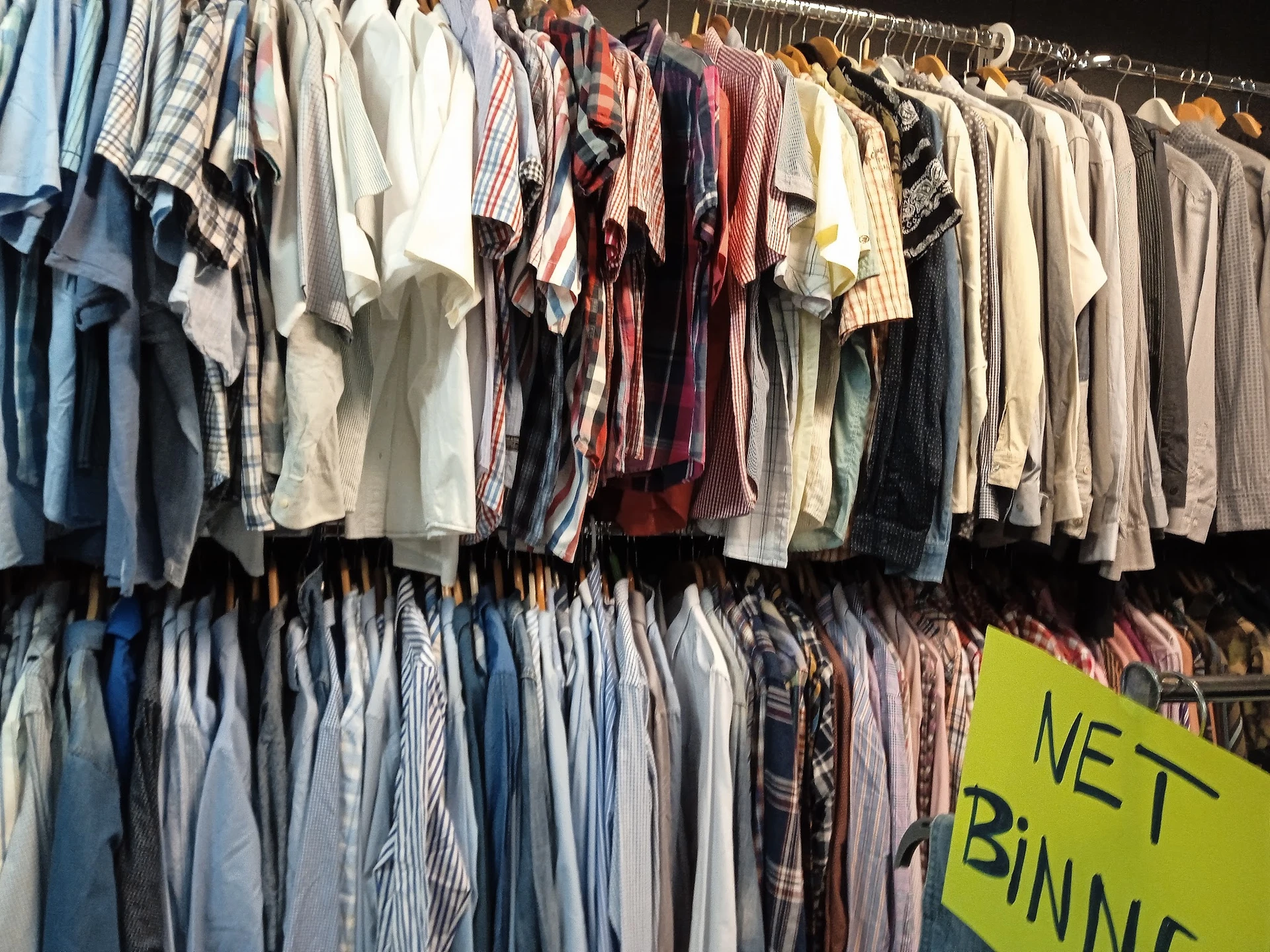 Bezoeker foto van Kringloopwinkel Bij John woonwinkel en secondhandshop in Drouwenermond