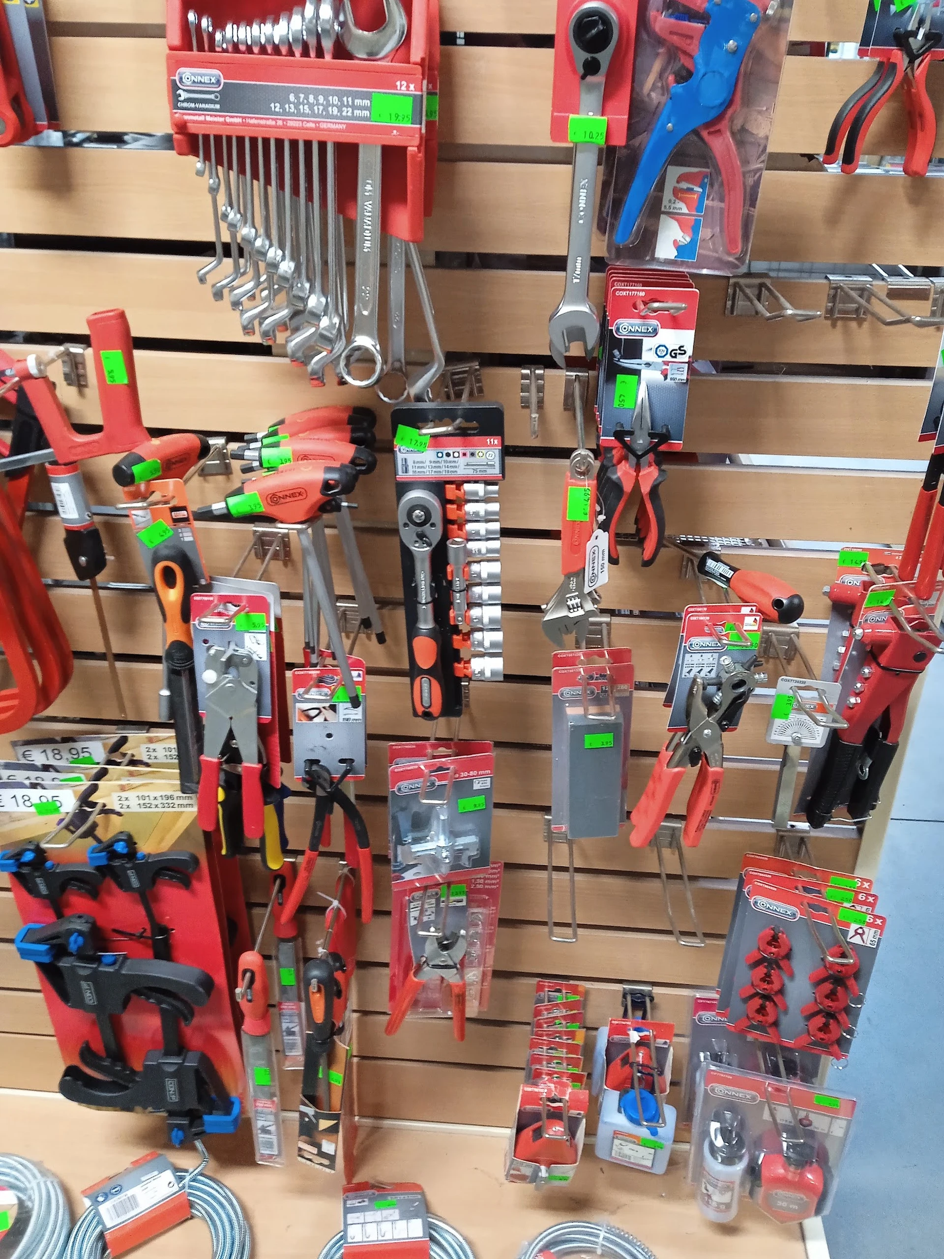 Bezoeker foto van Kringloopwinkel Bij John woonwinkel en secondhandshop in Drouwenermond