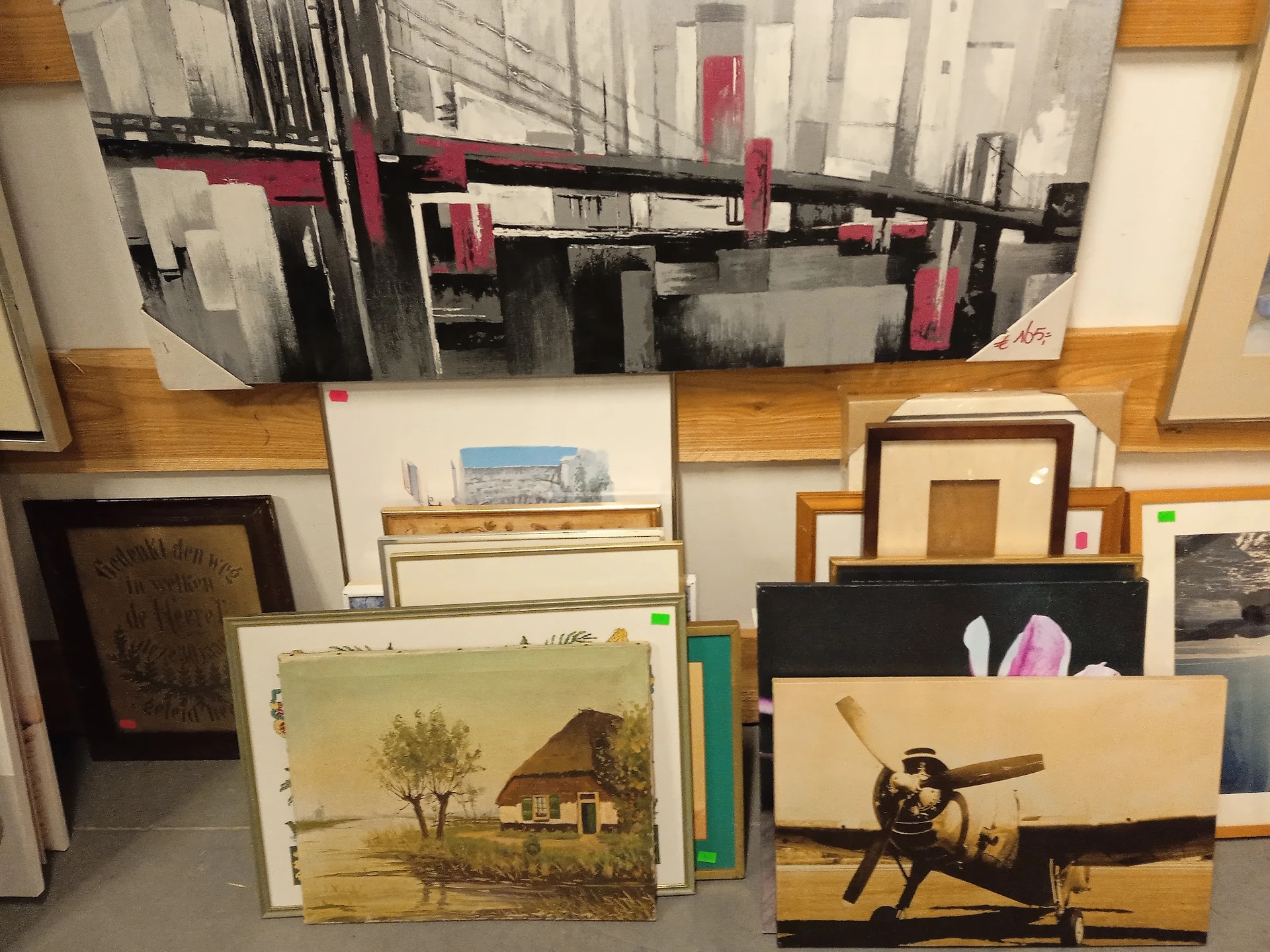 Bezoeker foto van Kringloopwinkel Bij John woonwinkel en secondhandshop in Drouwenermond