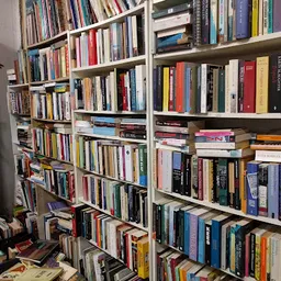 Bezoeker foto van Kringloopwinkel Boedelhuis woningontruiming Leiden. in Leiden