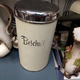 Bezoeker foto van Kringloopwinkel Boedelhuis woningontruiming Leiden. in Leiden