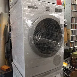 Bezoeker foto van Kringloopwinkel Boedelhuis woningontruiming Leiden. in Leiden