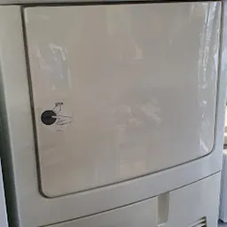 Bezoeker foto van Kringloopwinkel Boedelhuis woningontruiming Leiden. in Leiden