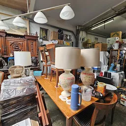 Bezoeker foto van Kringloopwinkel Boedelhuis woningontruiming Leiden. in Leiden