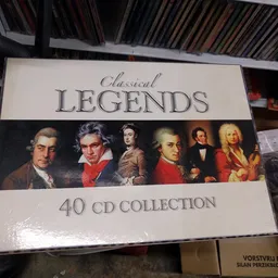 Classical Legends 40 CD Collection boxset met portretten van klassieke componisten op de verpakking
