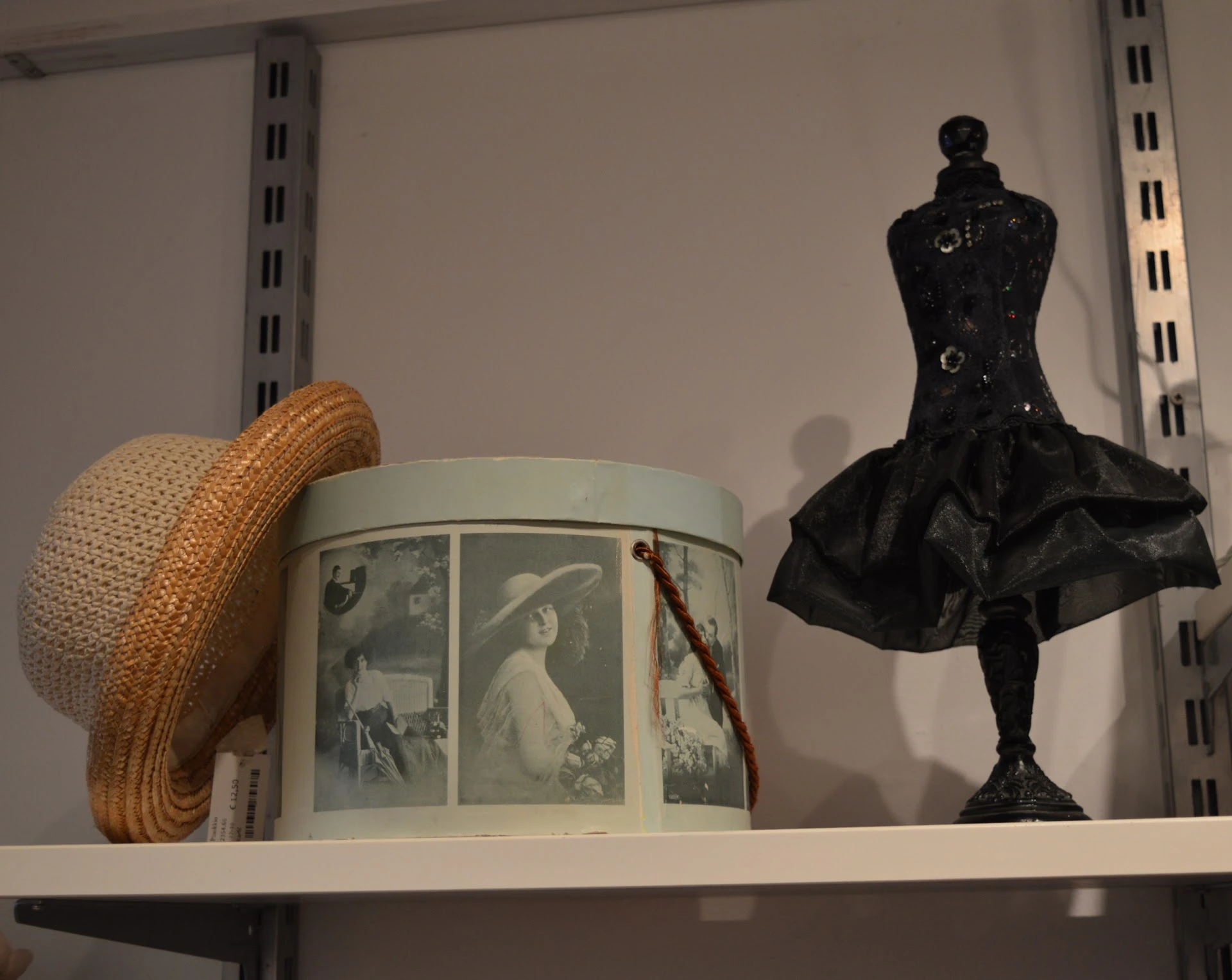 Kringloopwinkel Kringloopwinkel Bric & Brac Rommelmarkt in Stompetoren