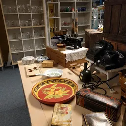 Bezoeker foto van Kringloopwinkel Bric & Brac Rommelmarkt in Stompetoren