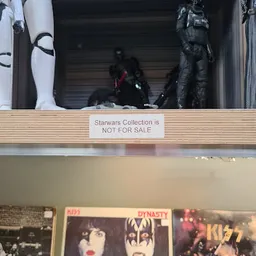 Bezoeker foto van Kringloopwinkel Bric & Brac Rommelmarkt in Stompetoren