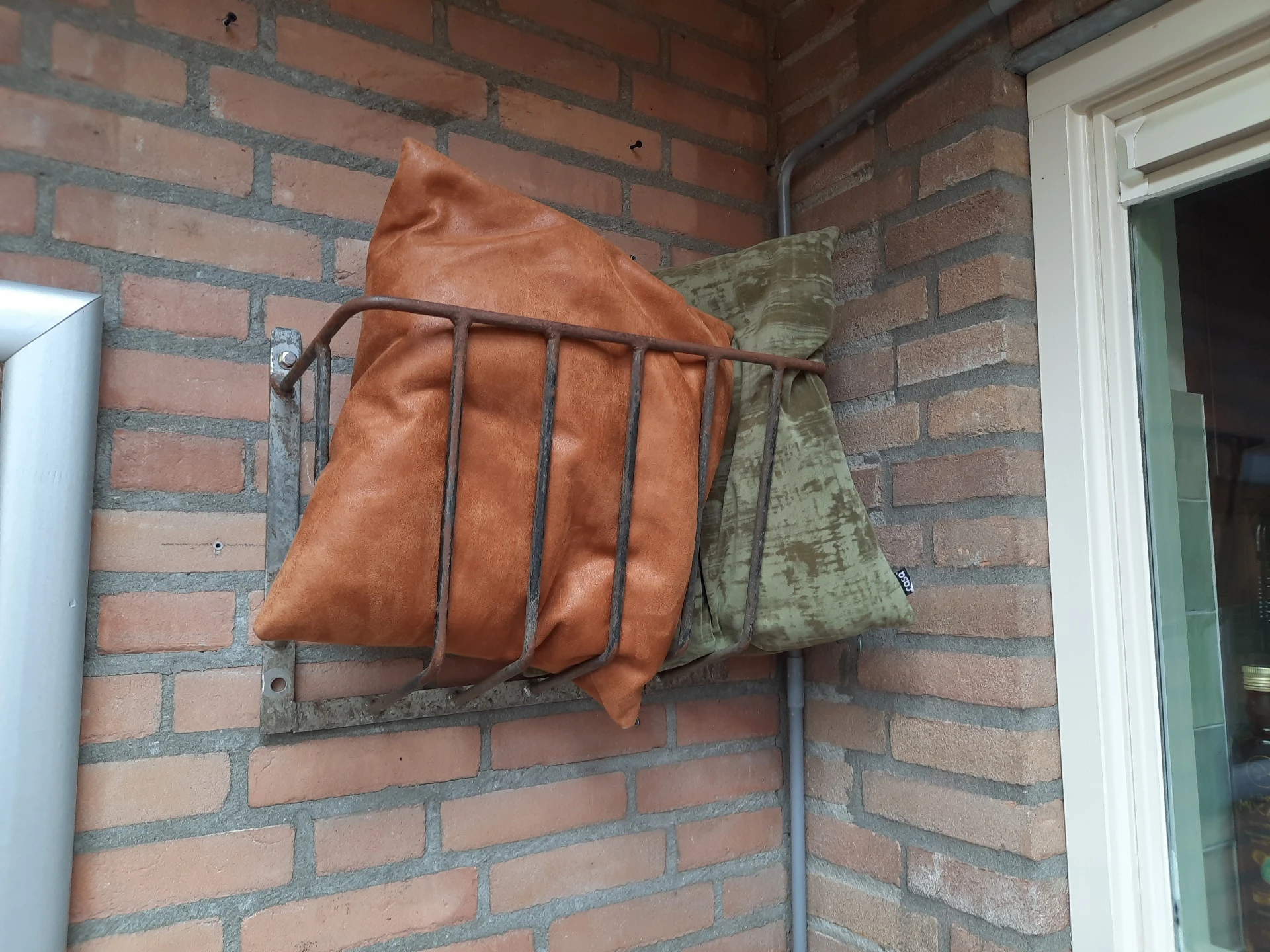 Bezoeker foto van Kringloopwinkel Brocante bij de kerk in Moergestel