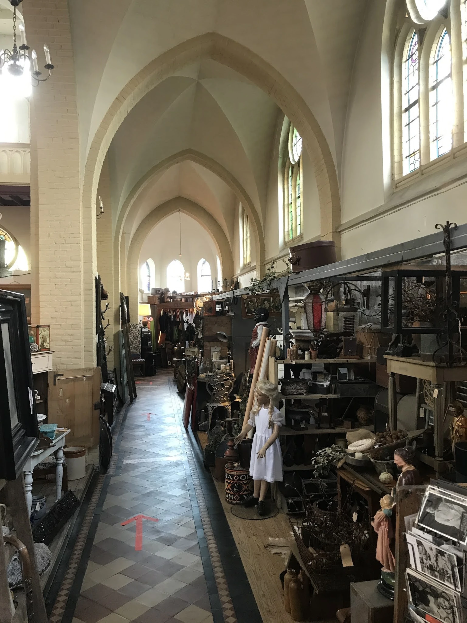 Bezoeker foto van Kringloopwinkel Brocante bij de kerk in Moergestel