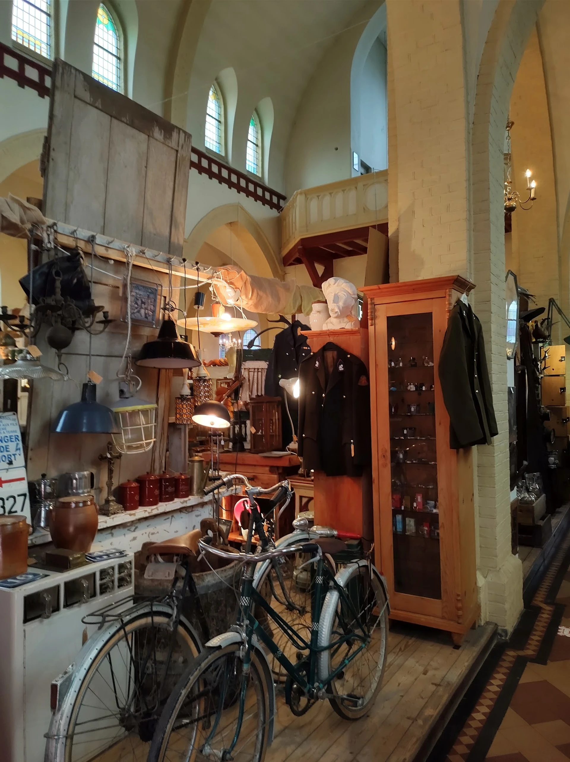 Bezoeker foto van Kringloopwinkel Brocante bij de kerk in Moergestel
