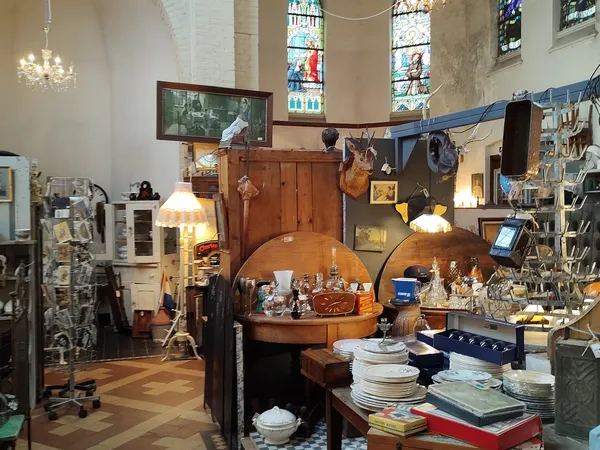 Bezoeker foto van Kringloopwinkel Brocante bij de kerk in Moergestel