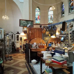 Bezoeker foto van Kringloopwinkel Brocante bij de kerk in Moergestel