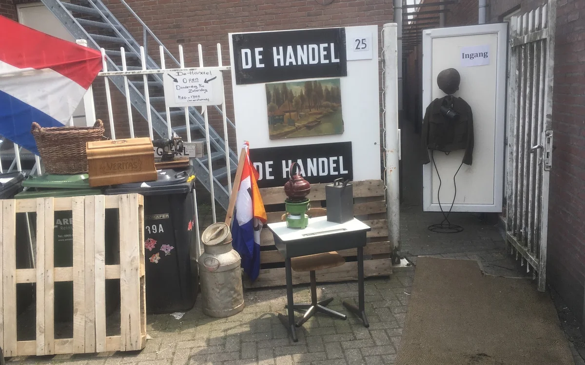 Kringloopwinkel Kringloopwinkel Brocantiek " De Handel " in Emmen