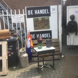 Kringloopwinkel Kringloopwinkel Brocantiek " De Handel " in Emmen