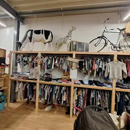 Bezoeker foto van Kringloopwinkel Buurthuuske in Klazienaveen