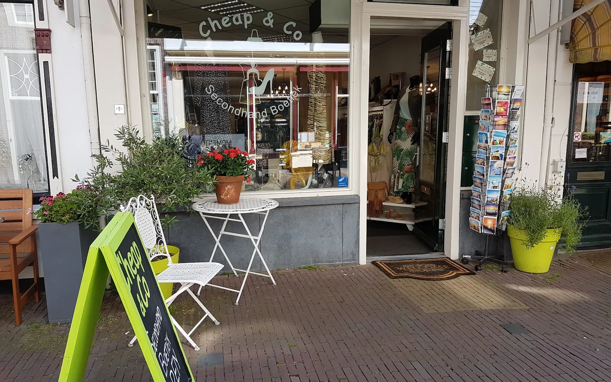 Kringloopwinkel Kringloopwinkel Cheap & Co in Brielle