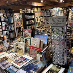 Bezoeker foto van Kringloopwinkel De Boekenboer in Formerum