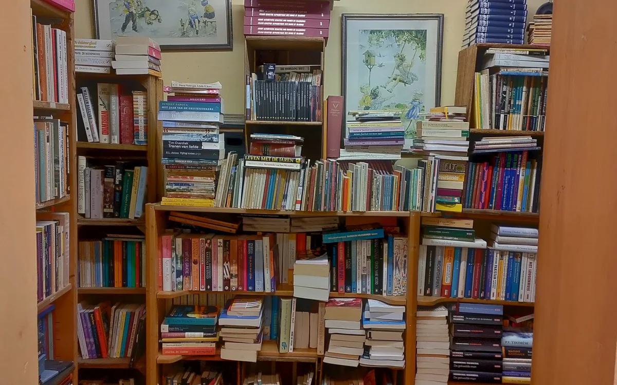 Kringloopwinkel De Boekenwurm in Wolphaartsdijk