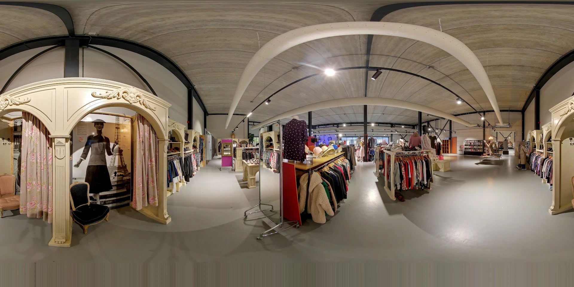 De Boem Kringloopwinkel Ziederij in Amstelveen met tweedehands boeken, jassen en kleding