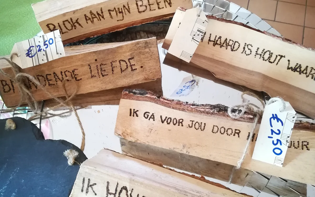 Kringloopwinkel Kringloopwinkel De BosHoeve in Laren (Noord-Holland)