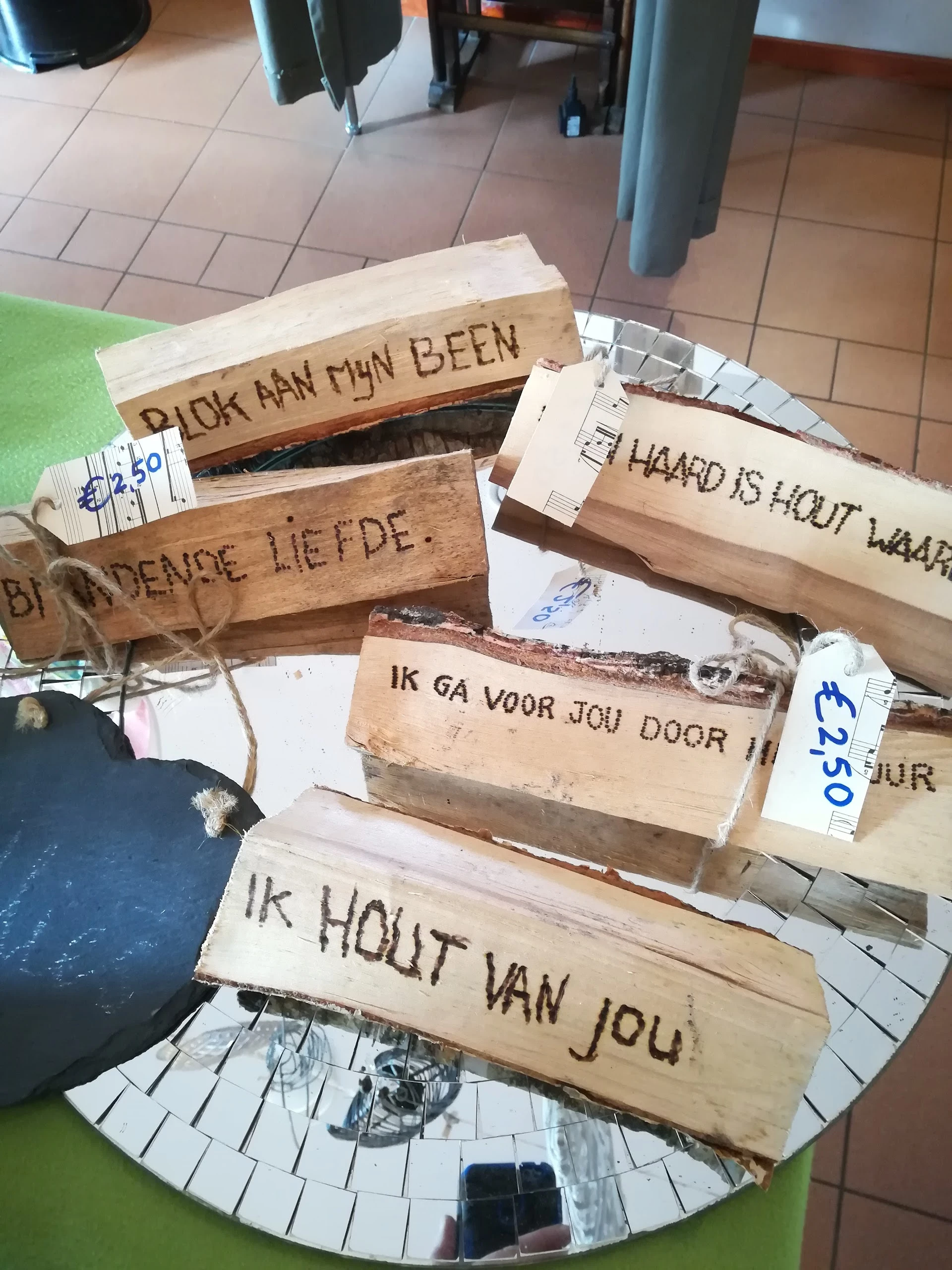 Kringloopwinkel Kringloopwinkel De BosHoeve in Laren (Noord-Holland)