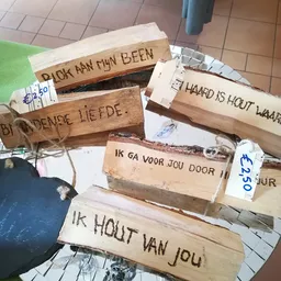 Kringloopwinkel Kringloopwinkel De BosHoeve in Laren (Noord-Holland)