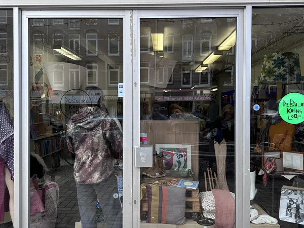 Kringloopwinkel De Buurtkringloop in Amsterdam