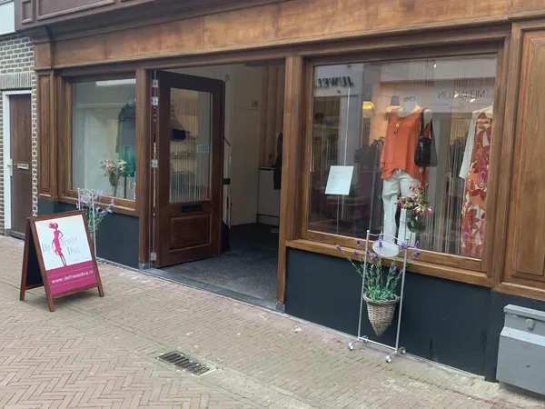 Kringloopwinkel Kringloopwinkel De Diva Sneek. Preloved designer clothing. in Sneek