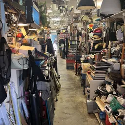 Bezoeker foto van De Flinstones Kringloopwinkel in Delft
