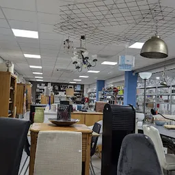 Bezoeker foto van De Hoop Kringloop (leerwerkbedrijf van Werkvisie) in Hendrik-Ido-Ambacht